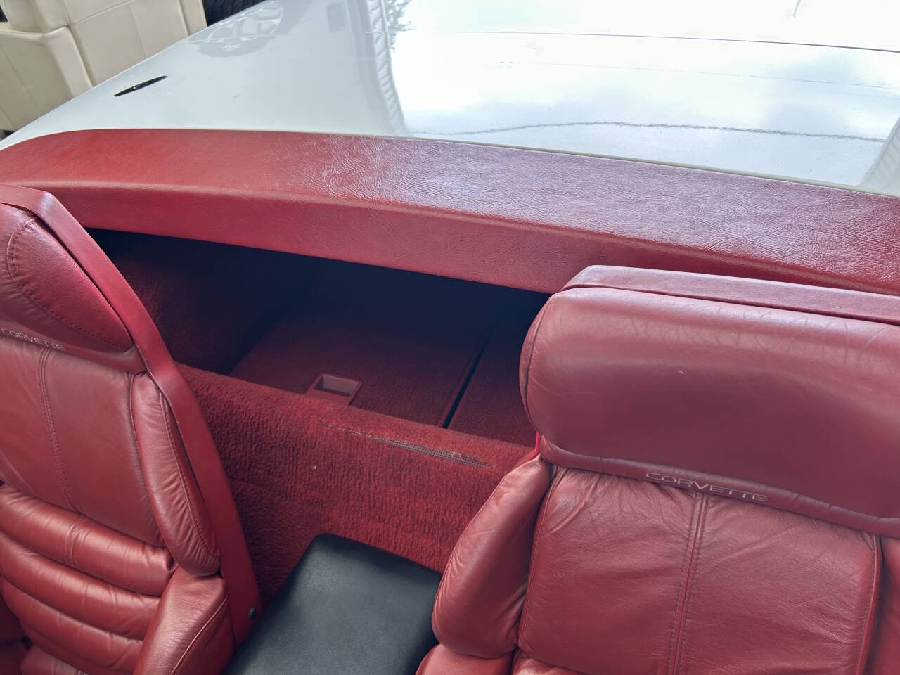 Chevrolet-Corvette-1992-Convertible-31