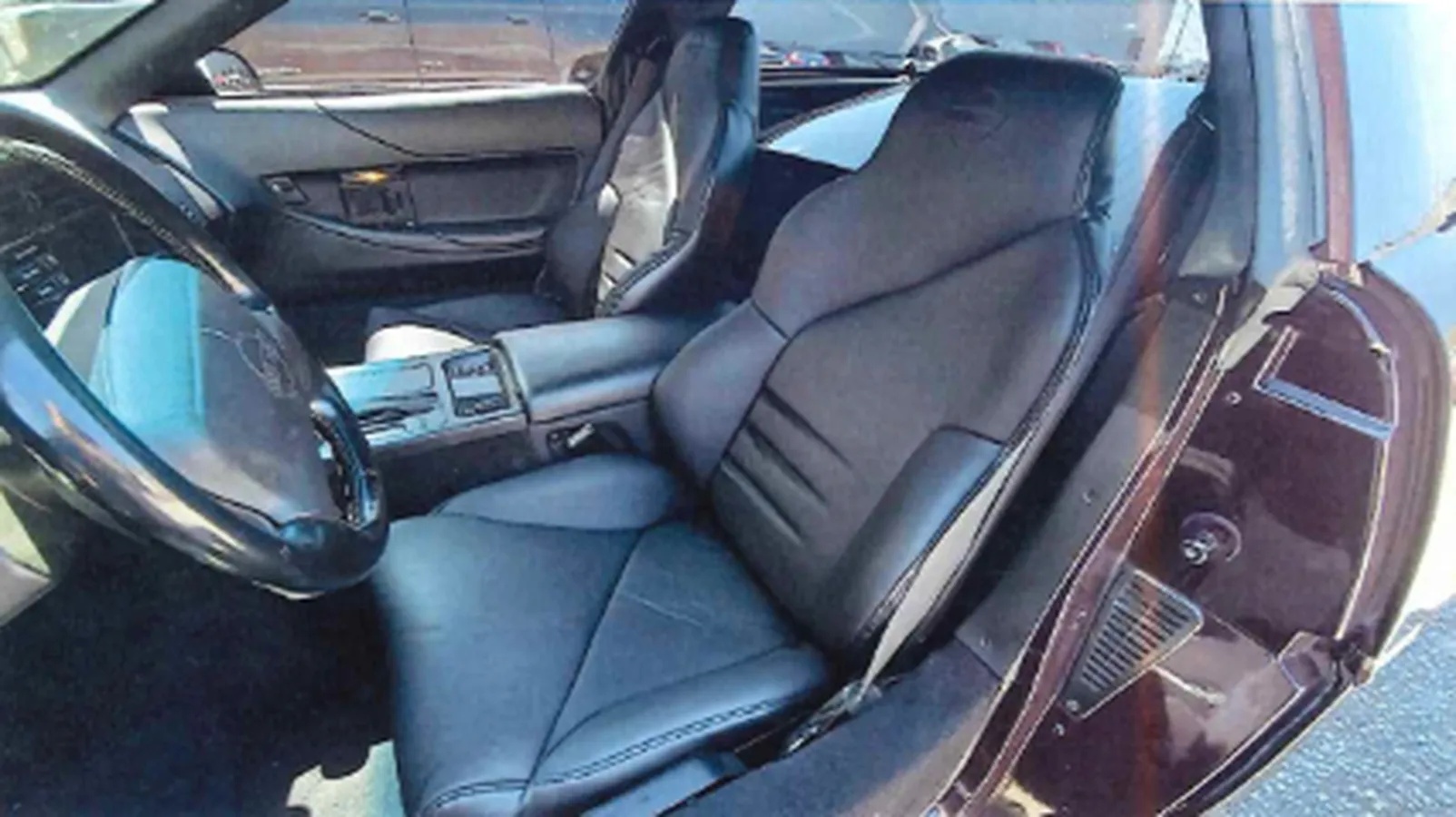 Chevrolet-Corvette-1994-Deep-Purple-Metallic-Black-5