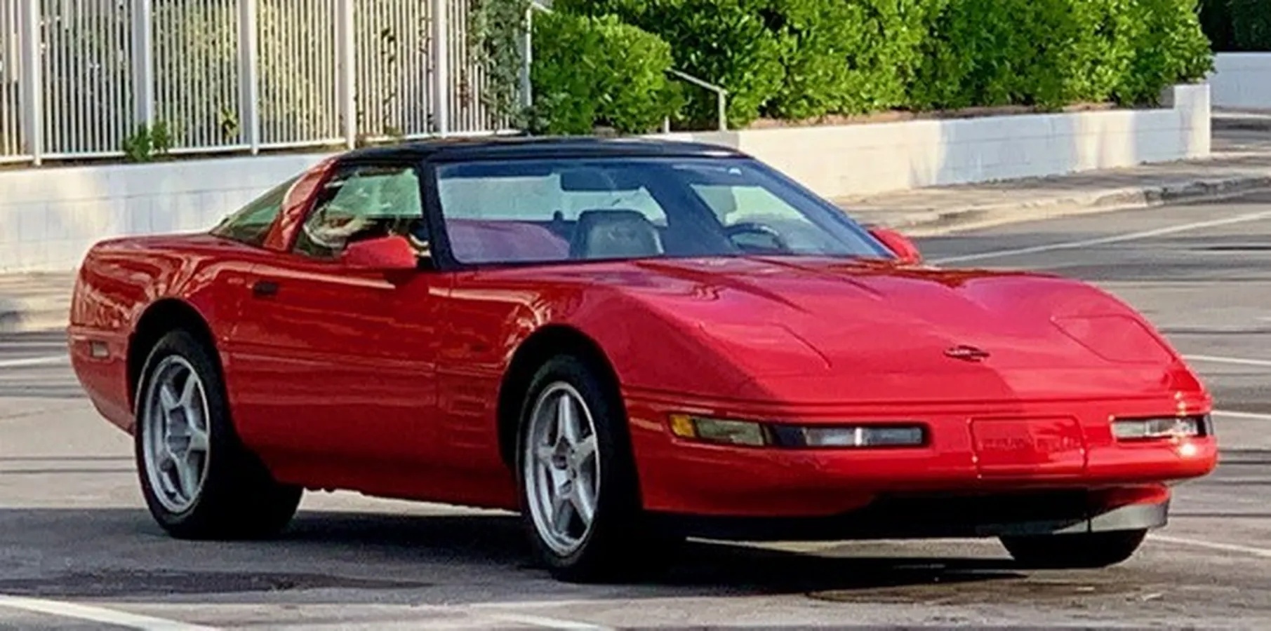 Chevrolet-Corvette-1994-Torch-Red-Black-2