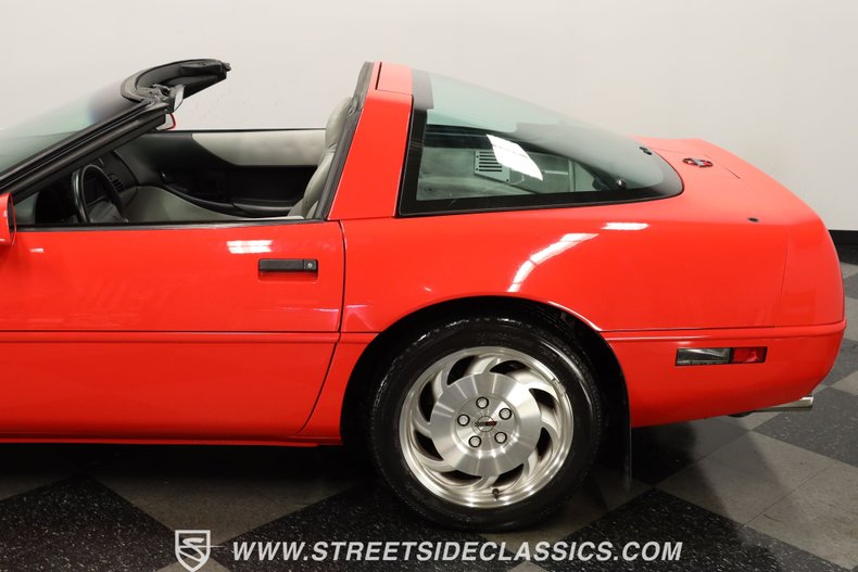 Chevrolet-Corvette-1994-Torch-Red-Light-Gray-22