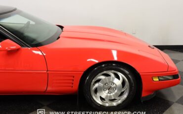 Chevrolet-Corvette-1994-Torch-Red-Light-Gray-23