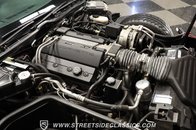 Chevrolet-Corvette-1994-Torch-Red-Light-Gray-26