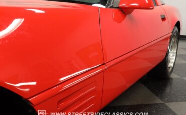 Chevrolet-Corvette-1994-Torch-Red-Light-Gray-3