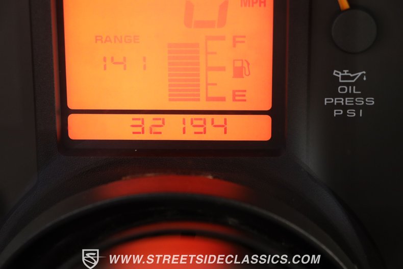 Chevrolet-Corvette-1994-Torch-Red-Light-Gray-32