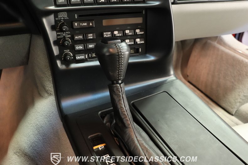 Chevrolet-Corvette-1994-Torch-Red-Light-Gray-34