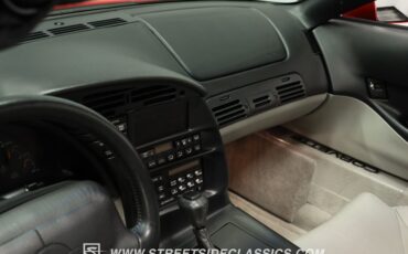 Chevrolet-Corvette-1994-Torch-Red-Light-Gray-35