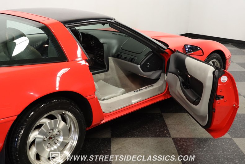 Chevrolet-Corvette-1994-Torch-Red-Light-Gray-6