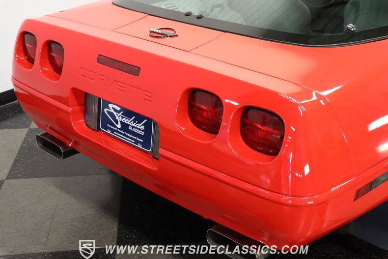 Chevrolet-Corvette-1994-Torch-Red-Light-Gray-8