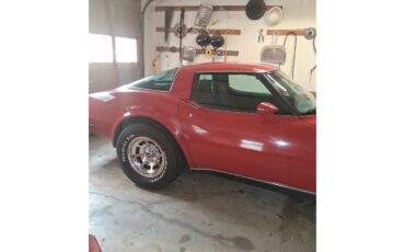 Chevrolet-Corvette-c3-collectors-edition-1978-Red-Black-11