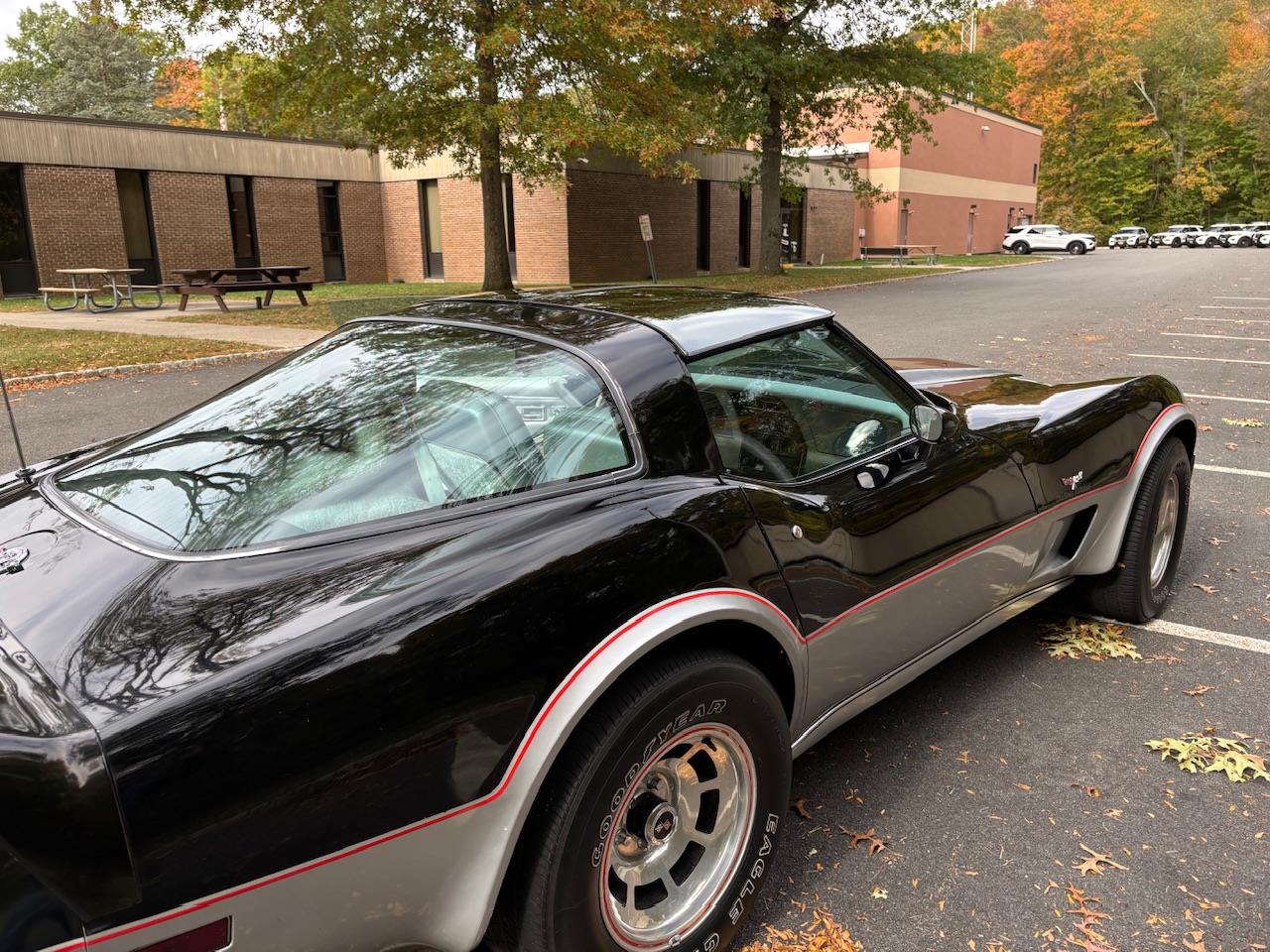 Chevrolet-Corvette-indy-500-pace-car-1978-BlackSilver-Silver-1