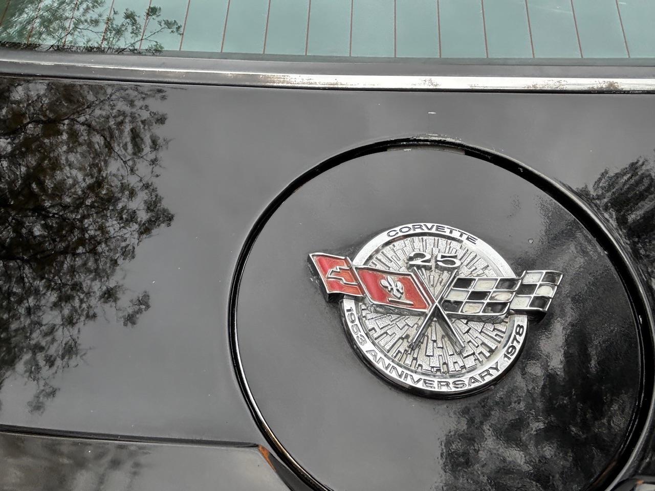 Chevrolet-Corvette-indy-500-pace-car-1978-BlackSilver-Silver-21