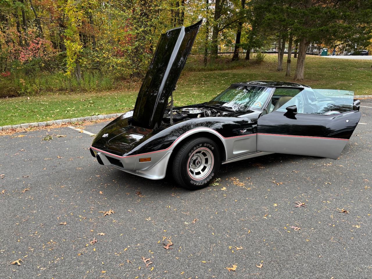 Chevrolet-Corvette-indy-500-pace-car-1978-BlackSilver-Silver-3