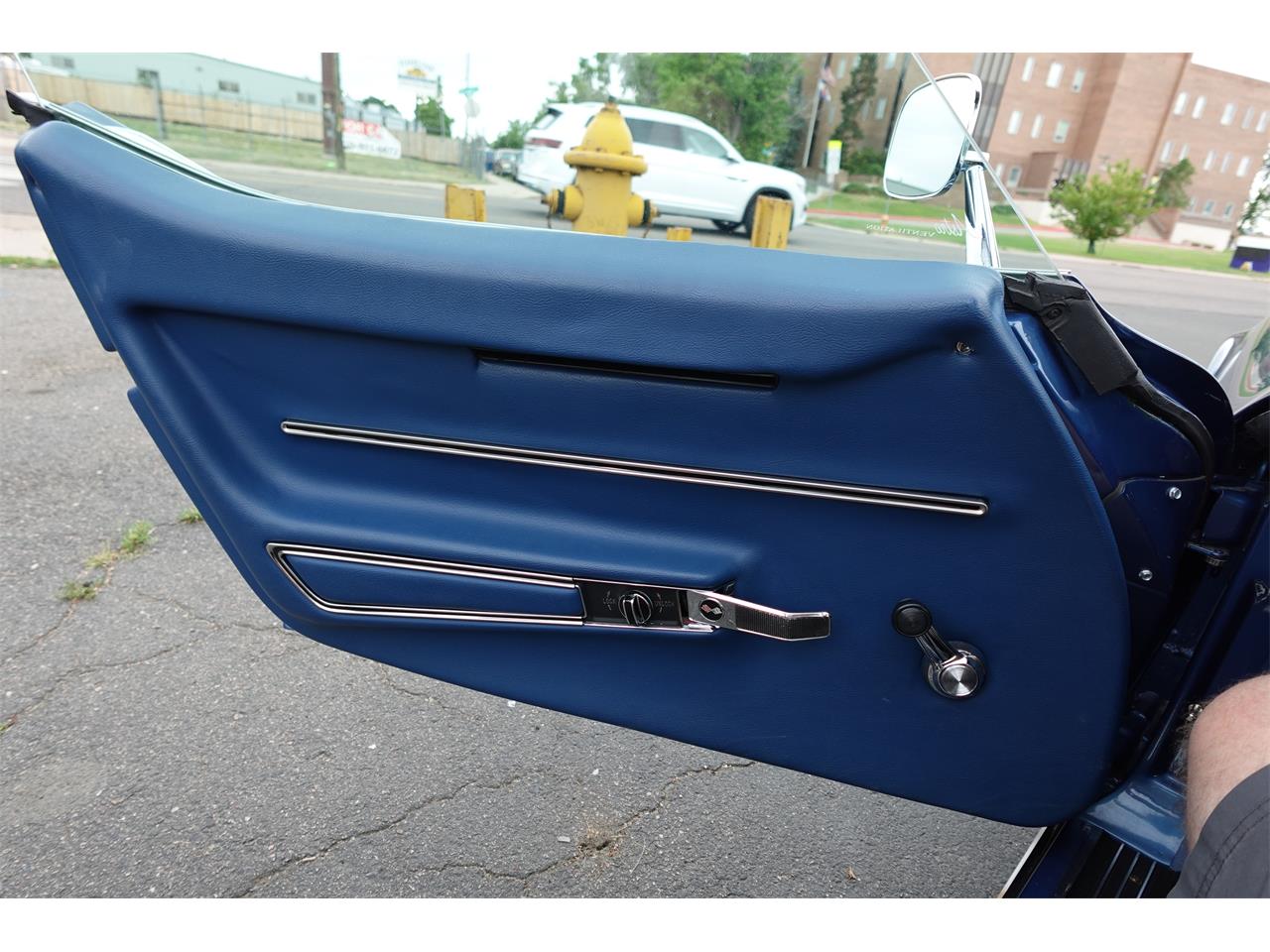 Chevrolet-Corvette-stingray-1968-paint-code-978-blue-40