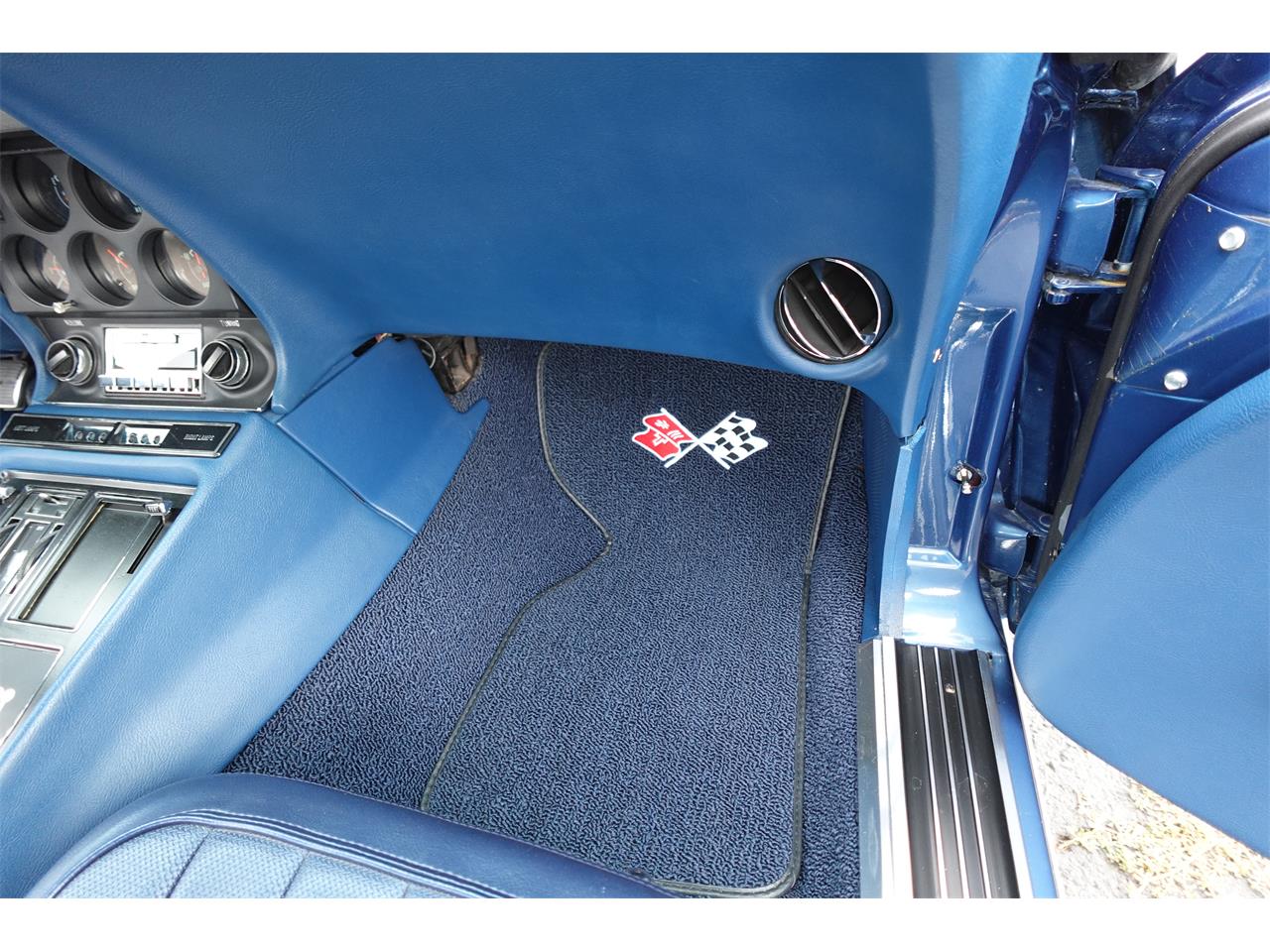 Chevrolet-Corvette-stingray-1968-paint-code-978-blue-5