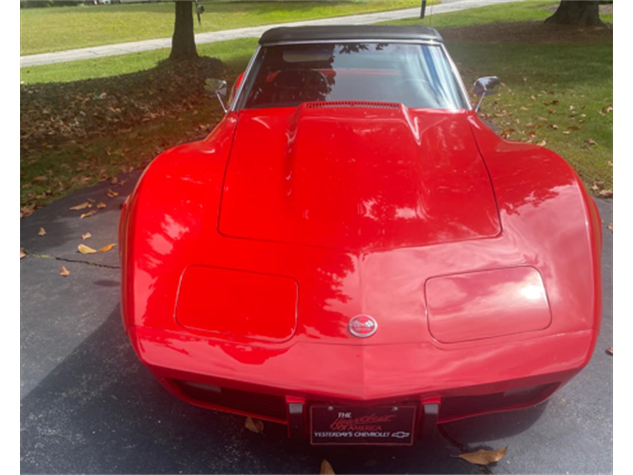 Chevrolet-Corvette-stingray-1975-red-black-1