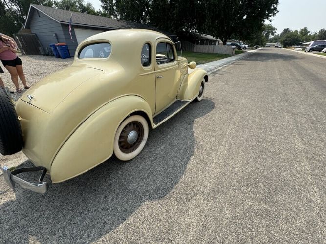 Chevrolet-Coupe-1936-Tan-Cream-3