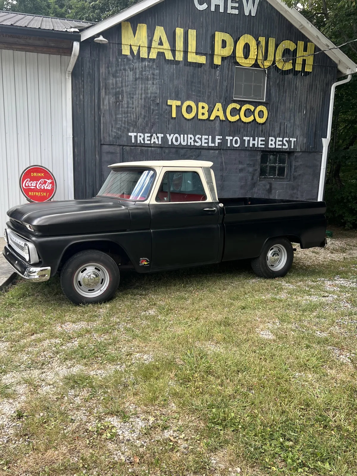 Chevrolet-Custom-10-1965-Black-amp-White-Two-Tone-Red-With-White-Inserts-4