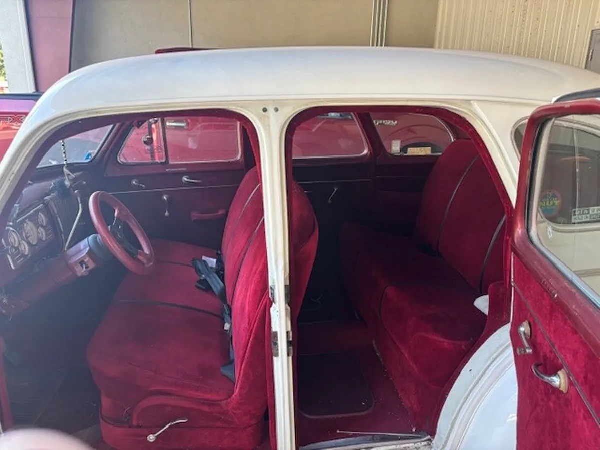 Chevrolet-Deluxe-1940-3