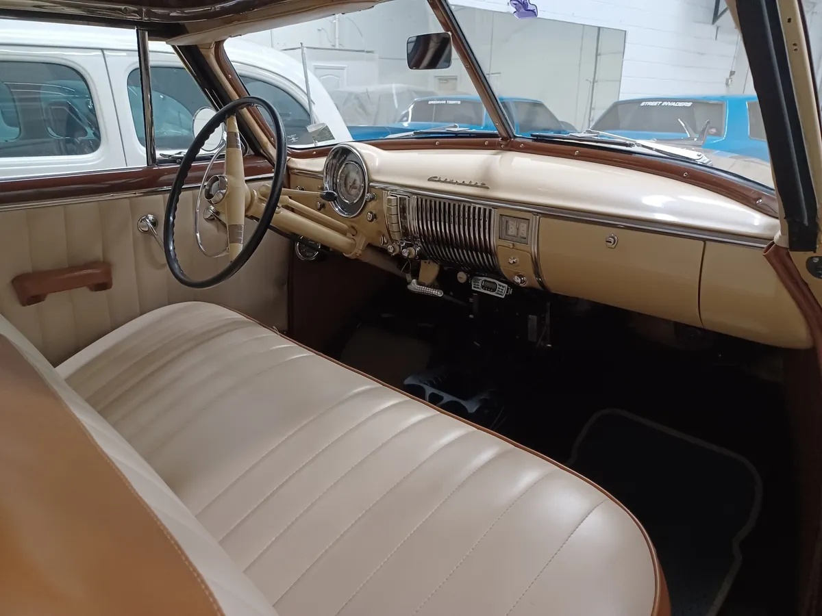 Chevrolet-Deluxe-1950-Beige-Beige-1