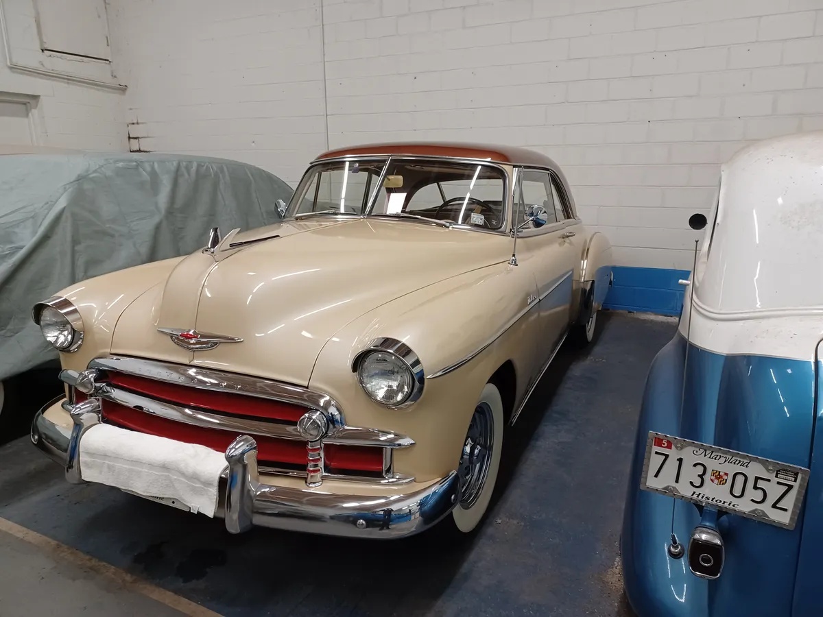 Chevrolet-Deluxe-1950-Beige-Beige-8