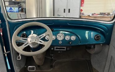 Chevrolet-Eagle-1933-Teal-Metallic-Pale-Green-10