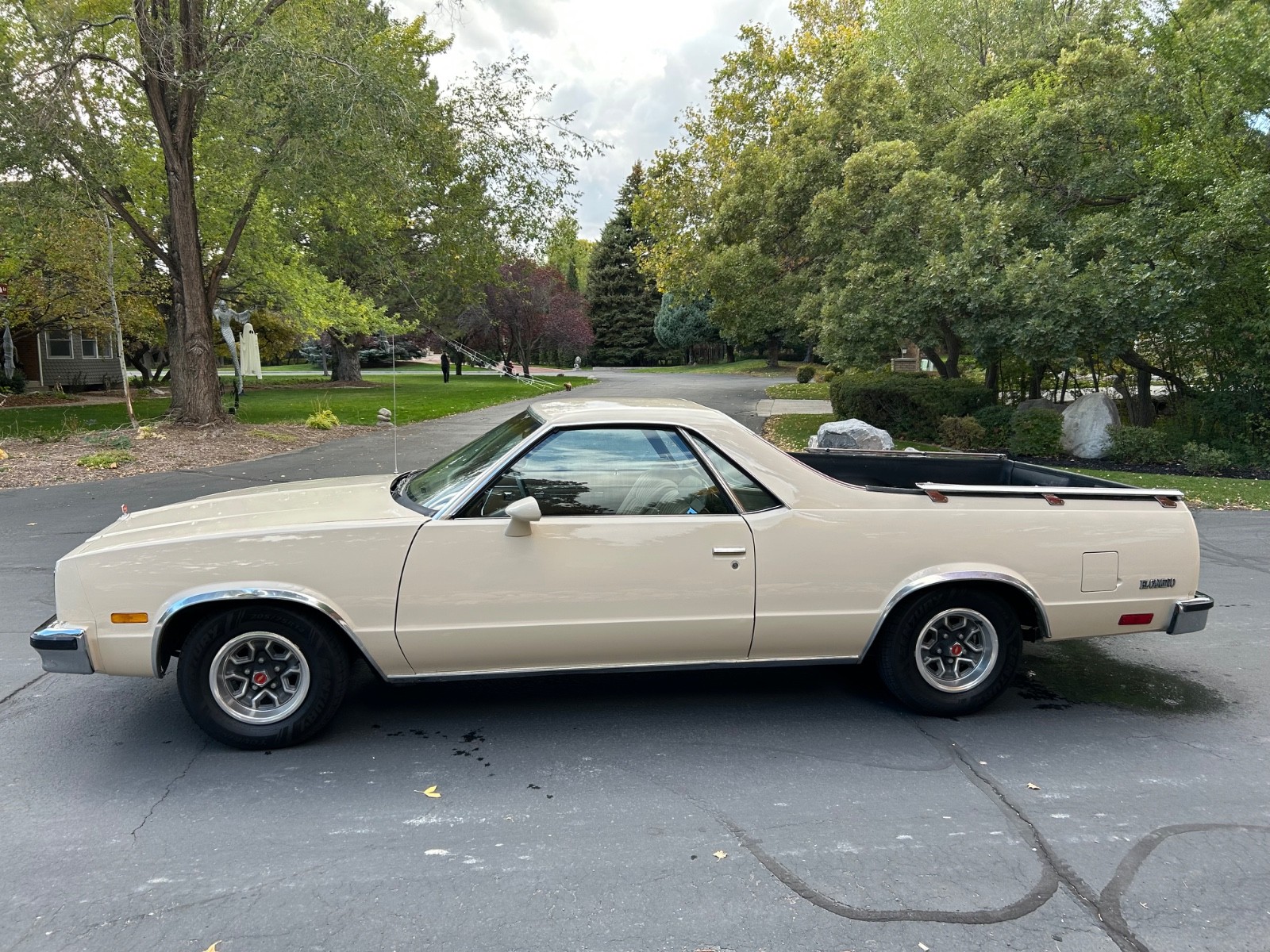 Chevrolet-El-Camino-1985-Standard-Cab-Pickup-3