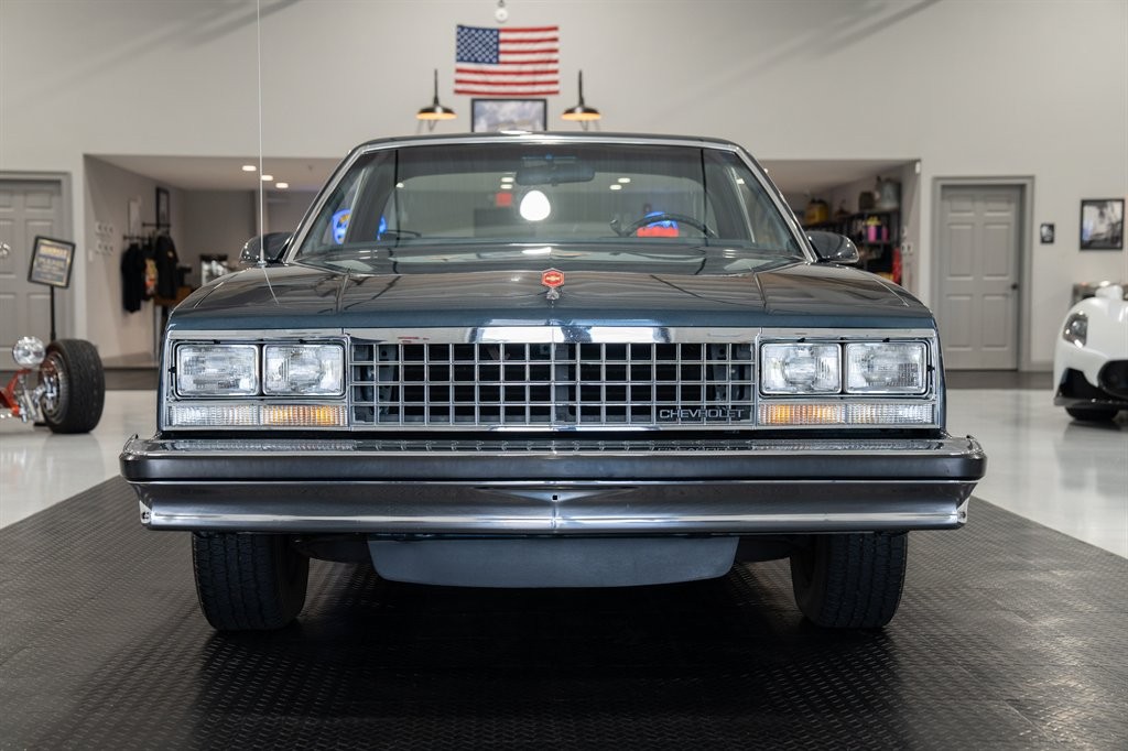 Chevrolet-El-Camino-1987-Pickup-14