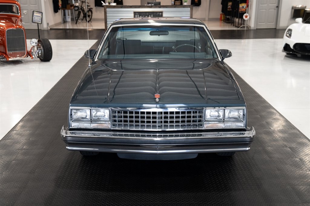 Chevrolet-El-Camino-1987-Pickup-15