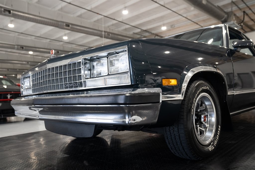 Chevrolet-El-Camino-1987-Pickup-16
