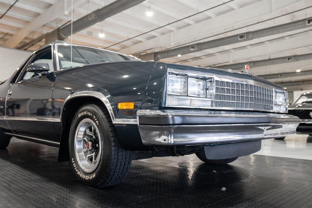 Chevrolet-El-Camino-1987-Pickup-17