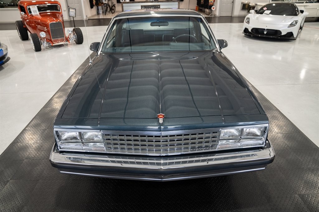 Chevrolet-El-Camino-1987-Pickup-22