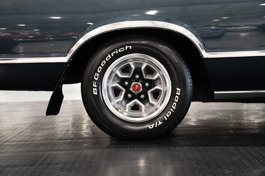 Chevrolet-El-Camino-1987-Pickup-38