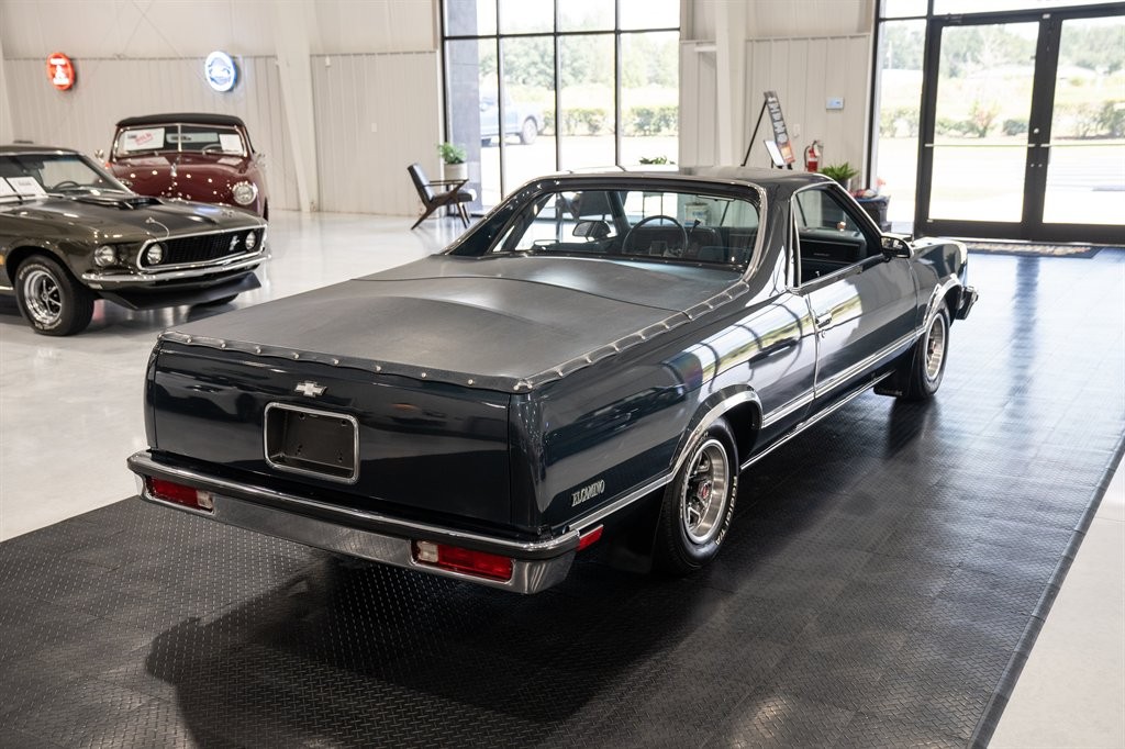 Chevrolet-El-Camino-1987-Pickup-9