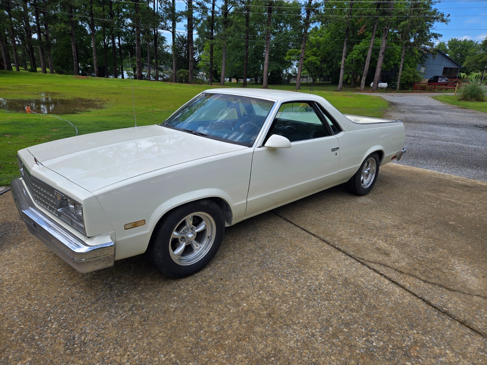 Chevrolet-El-Camino-1987-Standard-Cab-Pickup-1