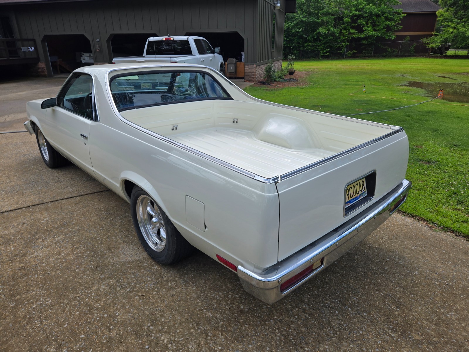 Chevrolet-El-Camino-1987-Standard-Cab-Pickup-2
