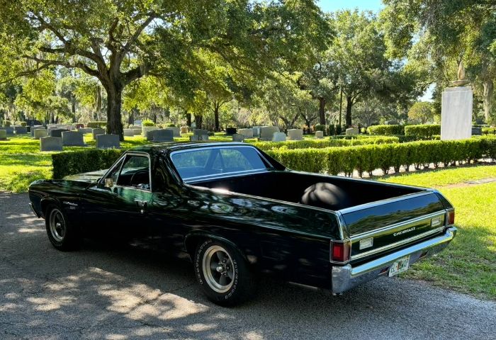 Chevrolet-El-camino-1972-Dark-GreenWhite-Str-6