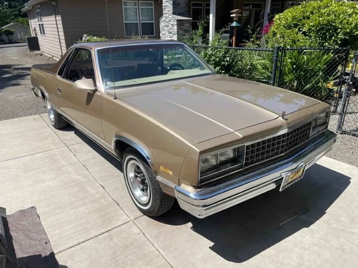 Chevrolet-El-camino-1986-Dark-Chestnut-Over-Light-Chestnut-Saddle-1