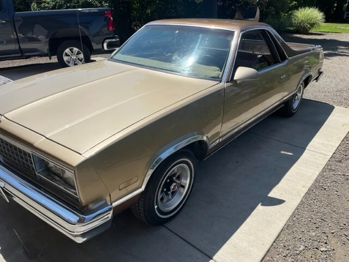 Chevrolet-El-camino-1986-Dark-Chestnut-Over-Light-Chestnut-Saddle-2