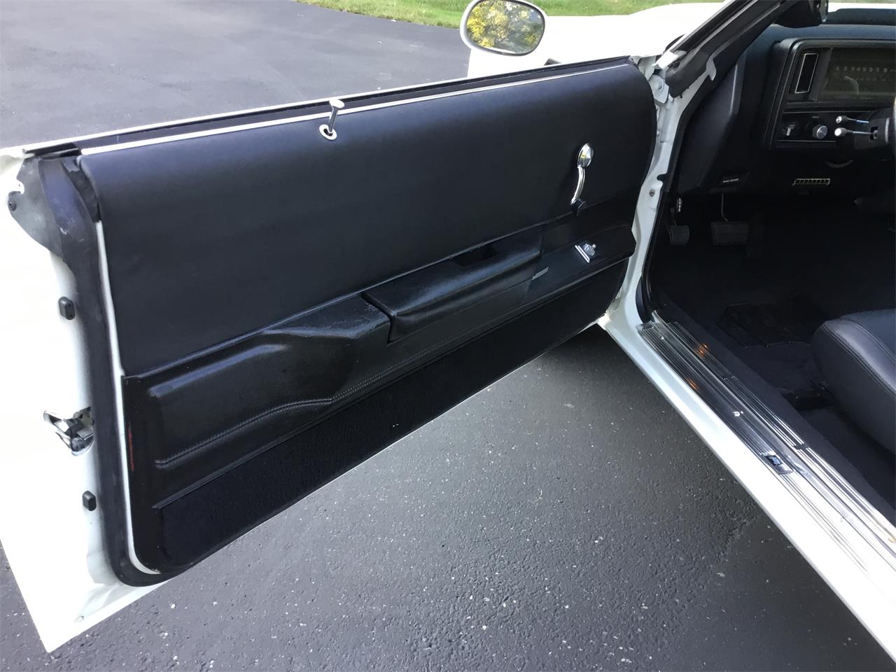 Chevrolet-El-camino-ss-1979-Pearl-White-Black-15