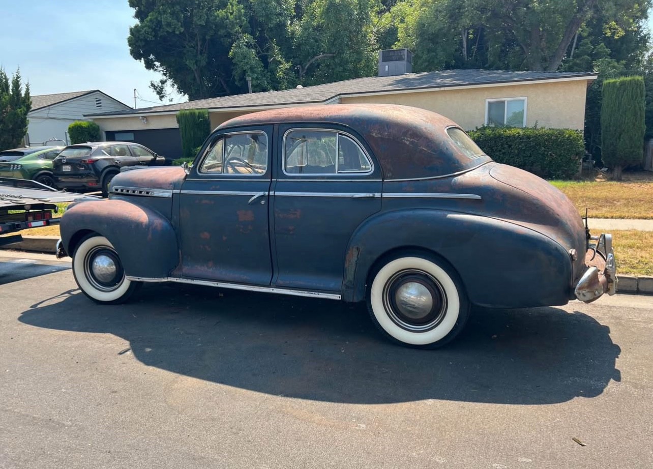 Chevrolet-Fleetline-1941-Sedan-3