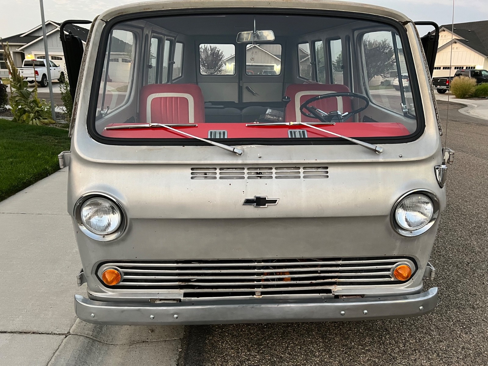 Chevrolet-G10-Van-1966-Standard-Passenger-Van-1