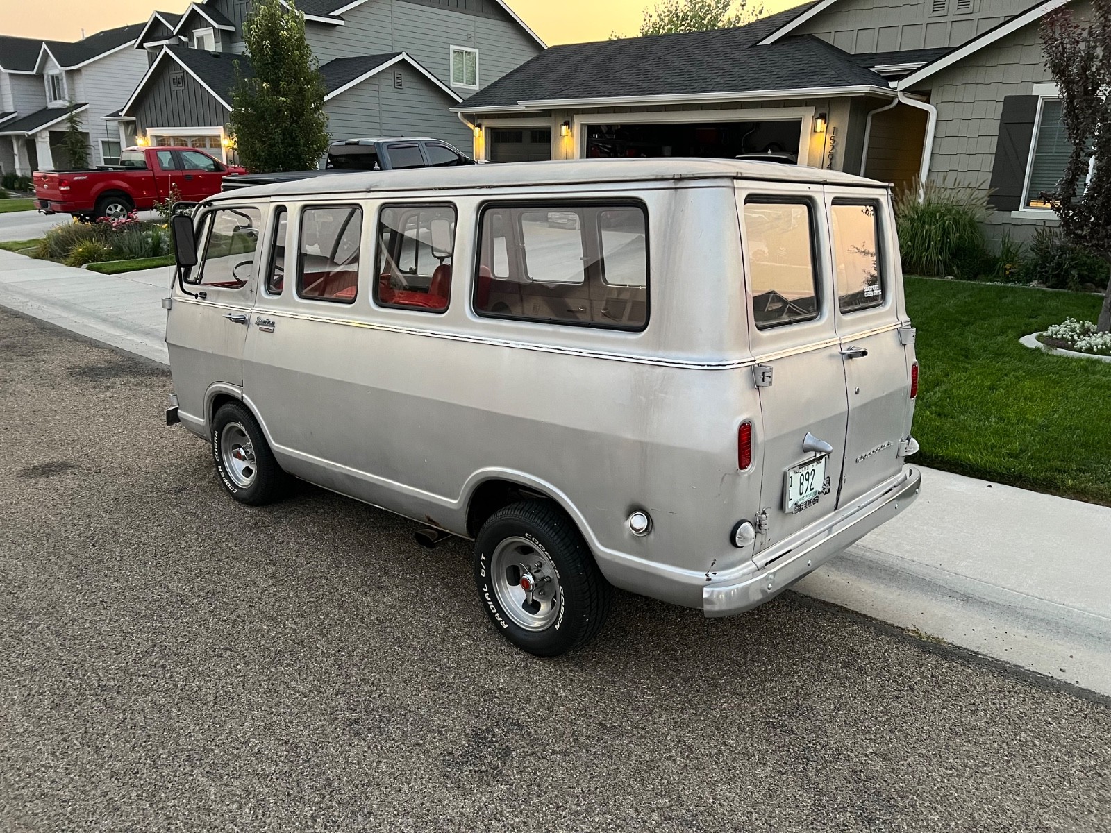 Chevrolet-G10-Van-1966-Standard-Passenger-Van-3