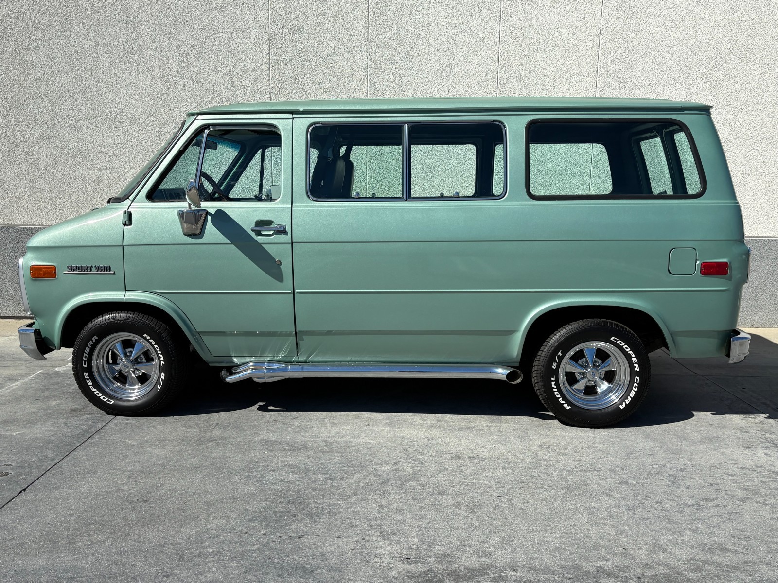 Chevrolet-G10-Van-1987-1
