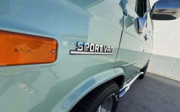 Chevrolet-G10-Van-1987-14