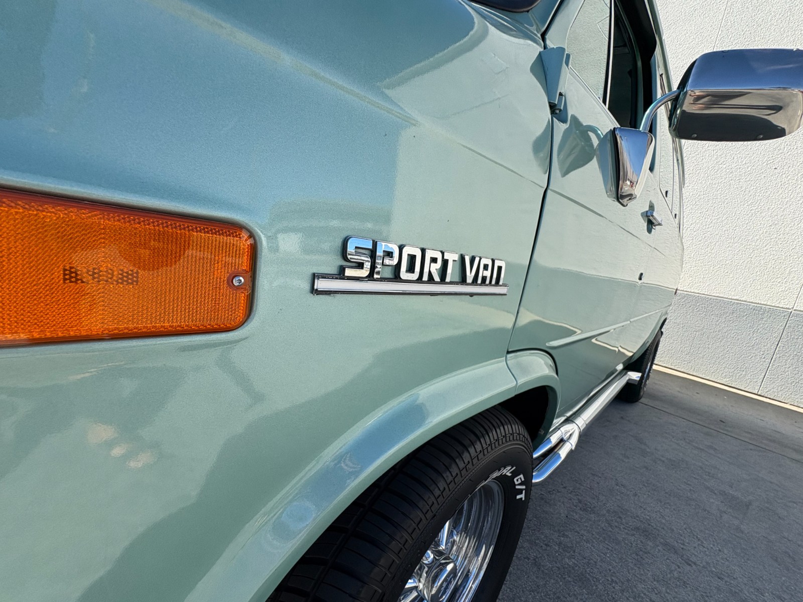 Chevrolet-G10-Van-1987-14