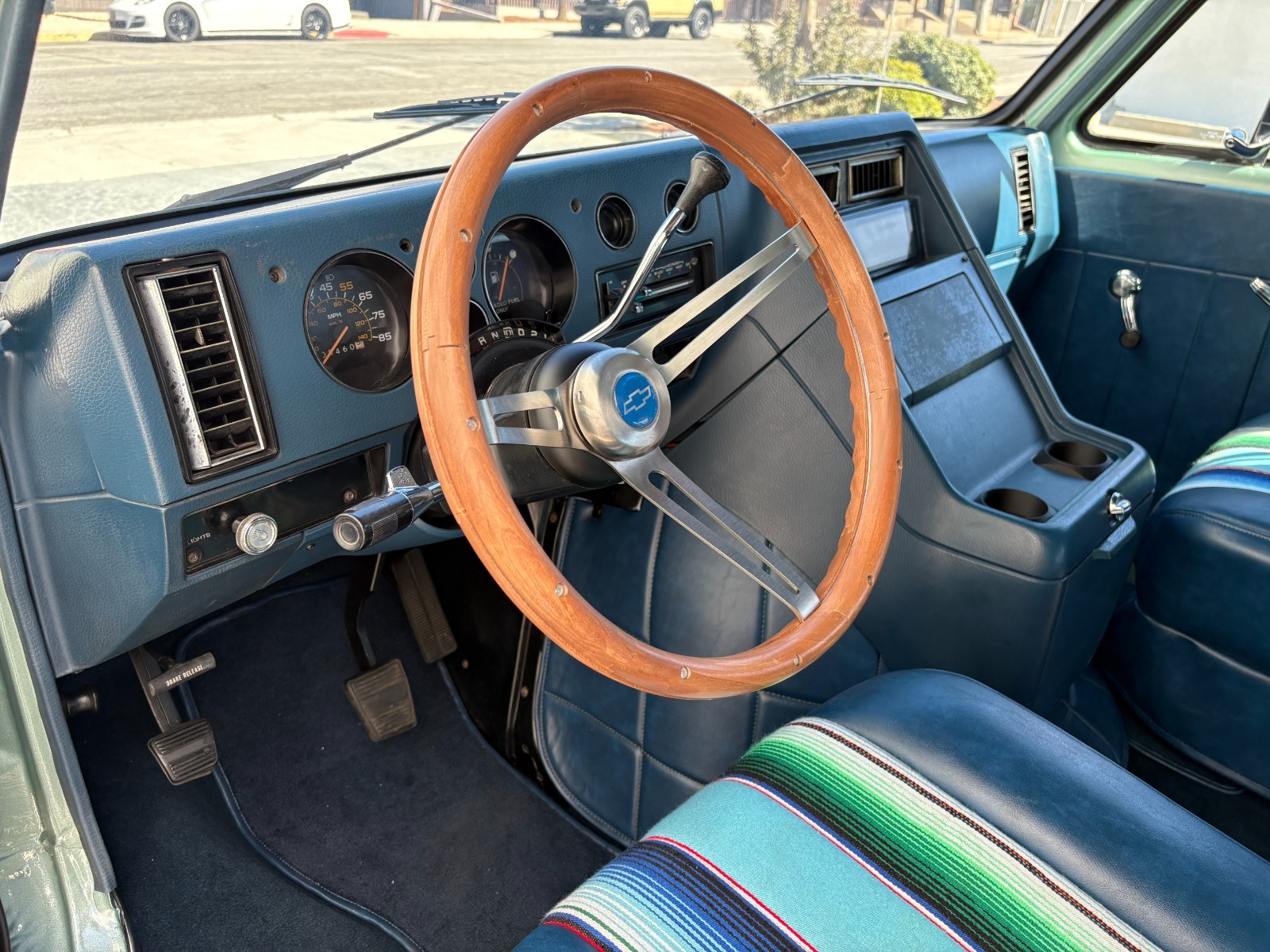 Chevrolet-G10-Van-1987-15