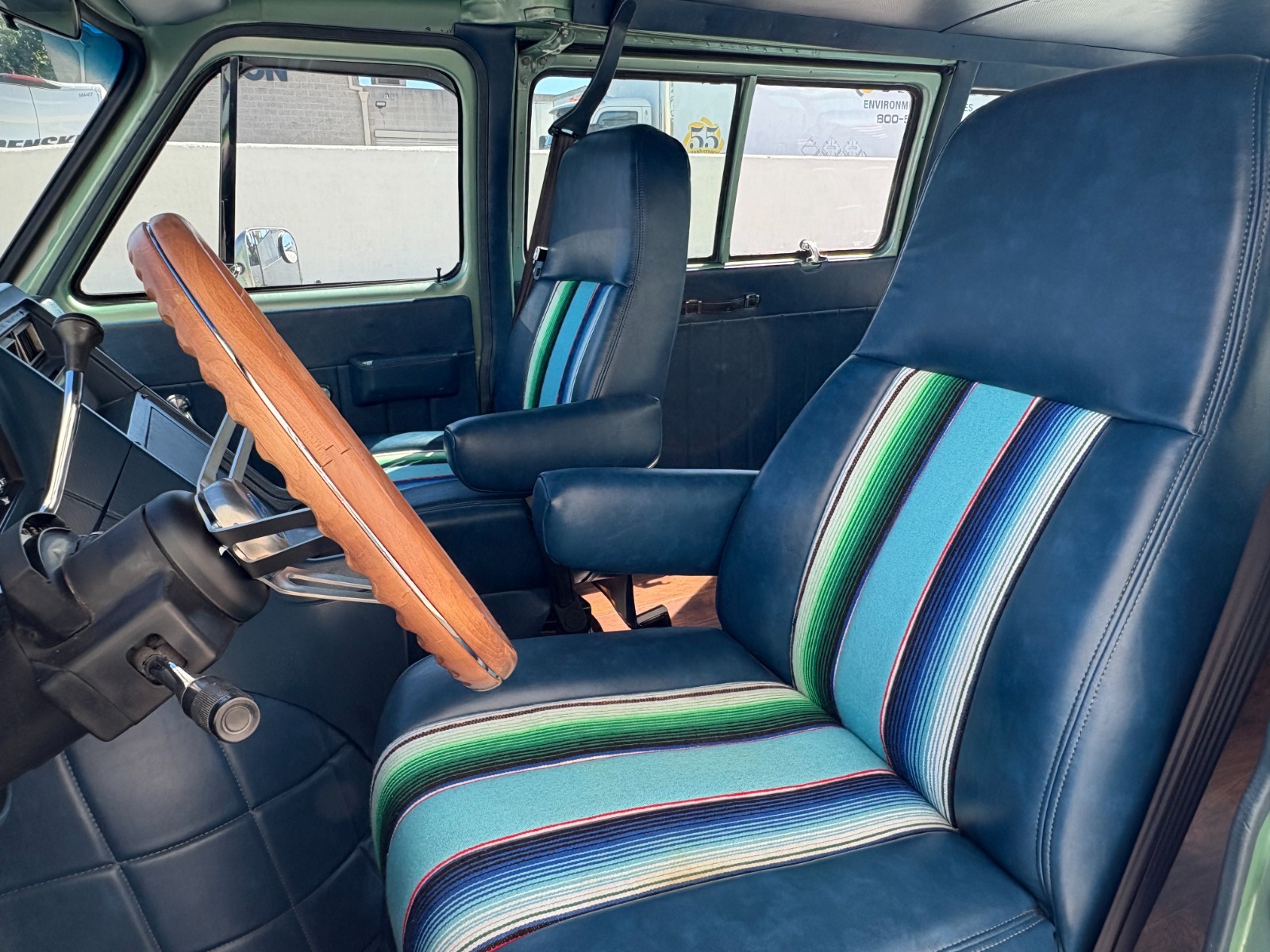 Chevrolet-G10-Van-1987-16