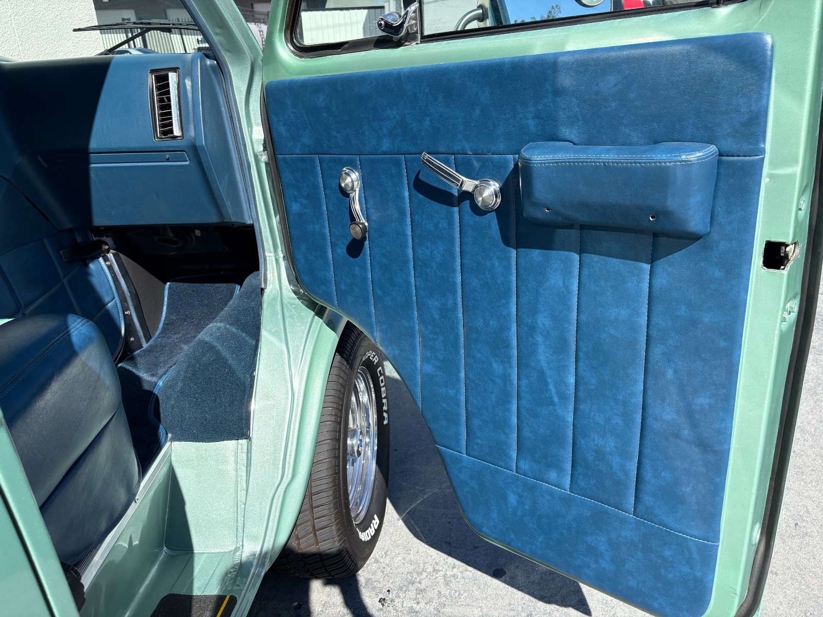 Chevrolet-G10-Van-1987-19