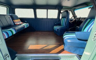 Chevrolet-G10-Van-1987-28