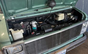 Chevrolet-G10-Van-1987-33